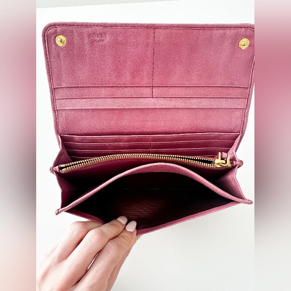 Pre-loved PRADA wallet pink leather - Picture 7 of 12